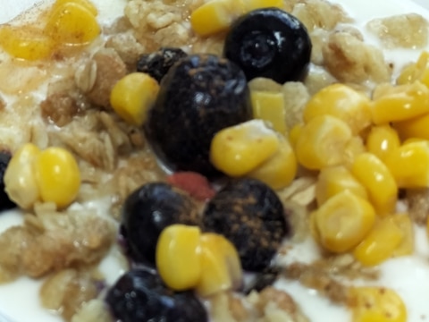 コーンとブルーベリーの夏☆ヨーグルト♪